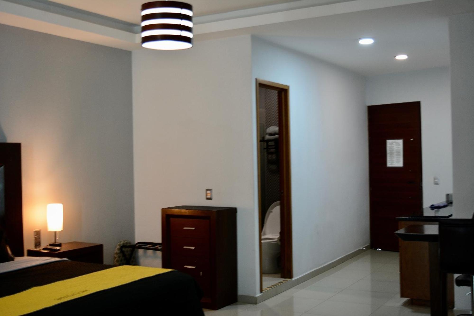 Suites La Gloria Tepatitlán Exterior foto